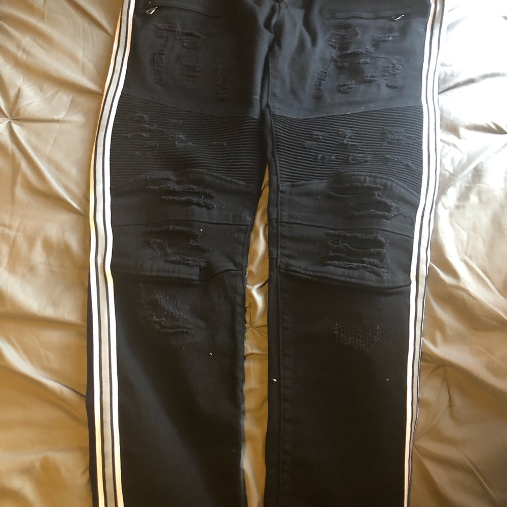 Distressed jeans - Picture 3 of 4